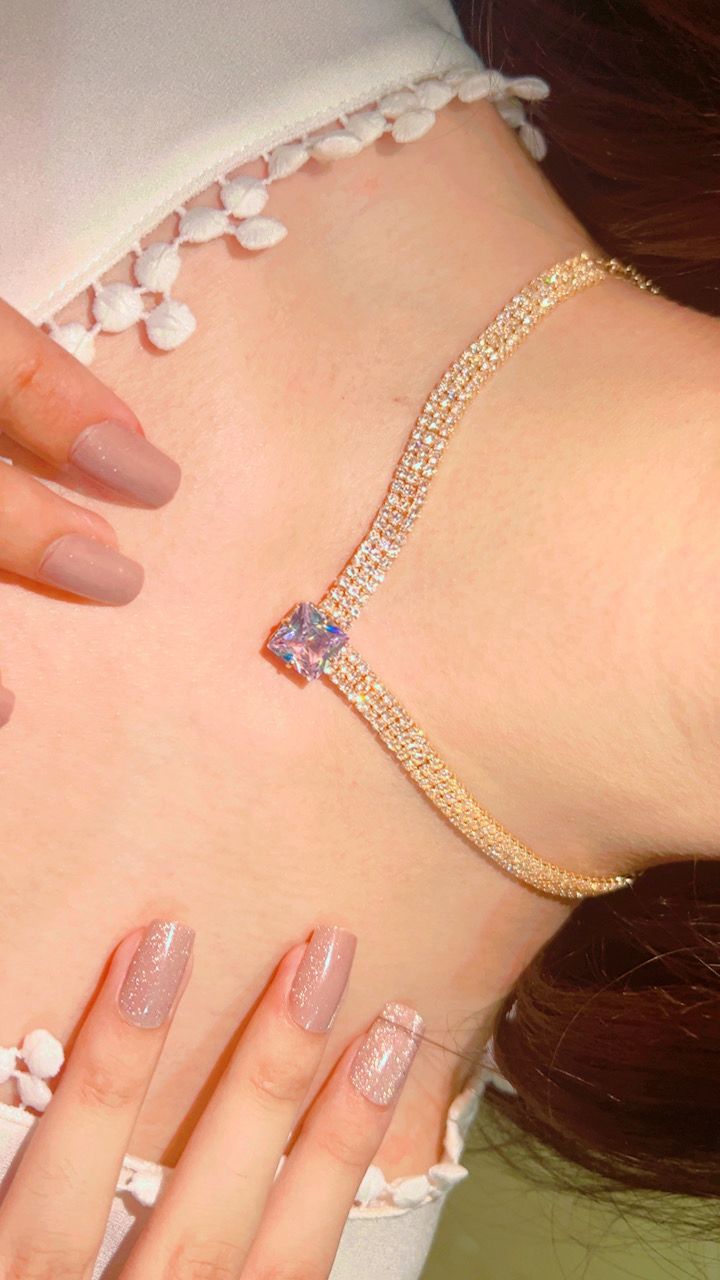 Hala-e-Zareen o Fiza